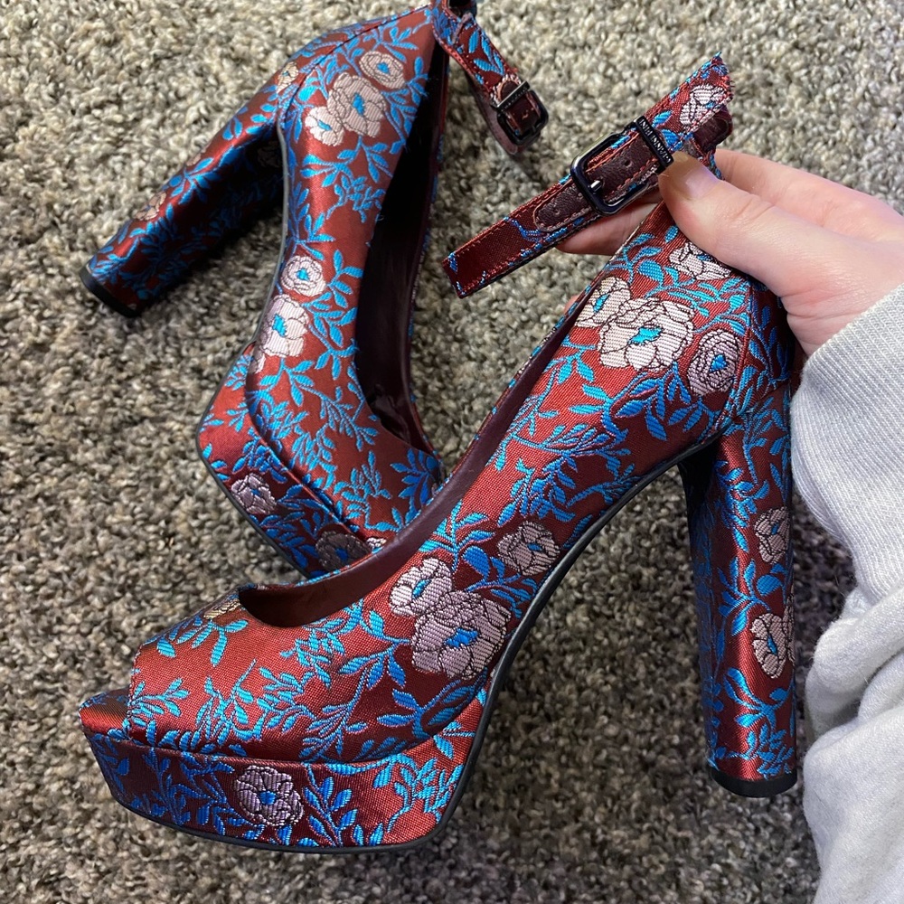 Satin 90s platforms